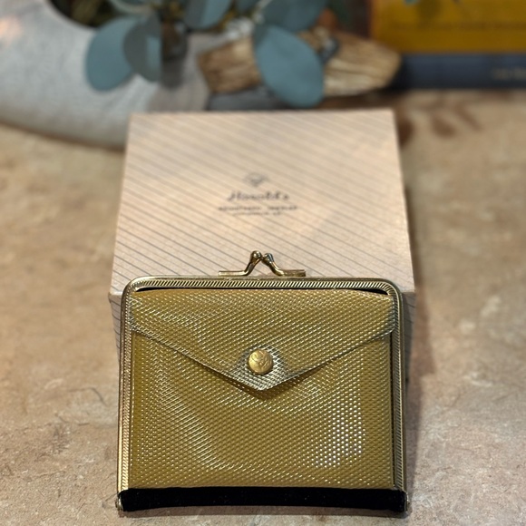 Accessories - Vintage Goldtone Compact Wallet With Kisslock And Black Velvet Feel Back